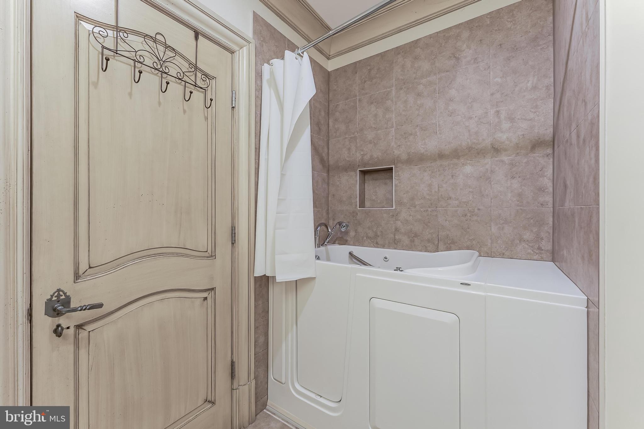 KENTLAND POND - Residential