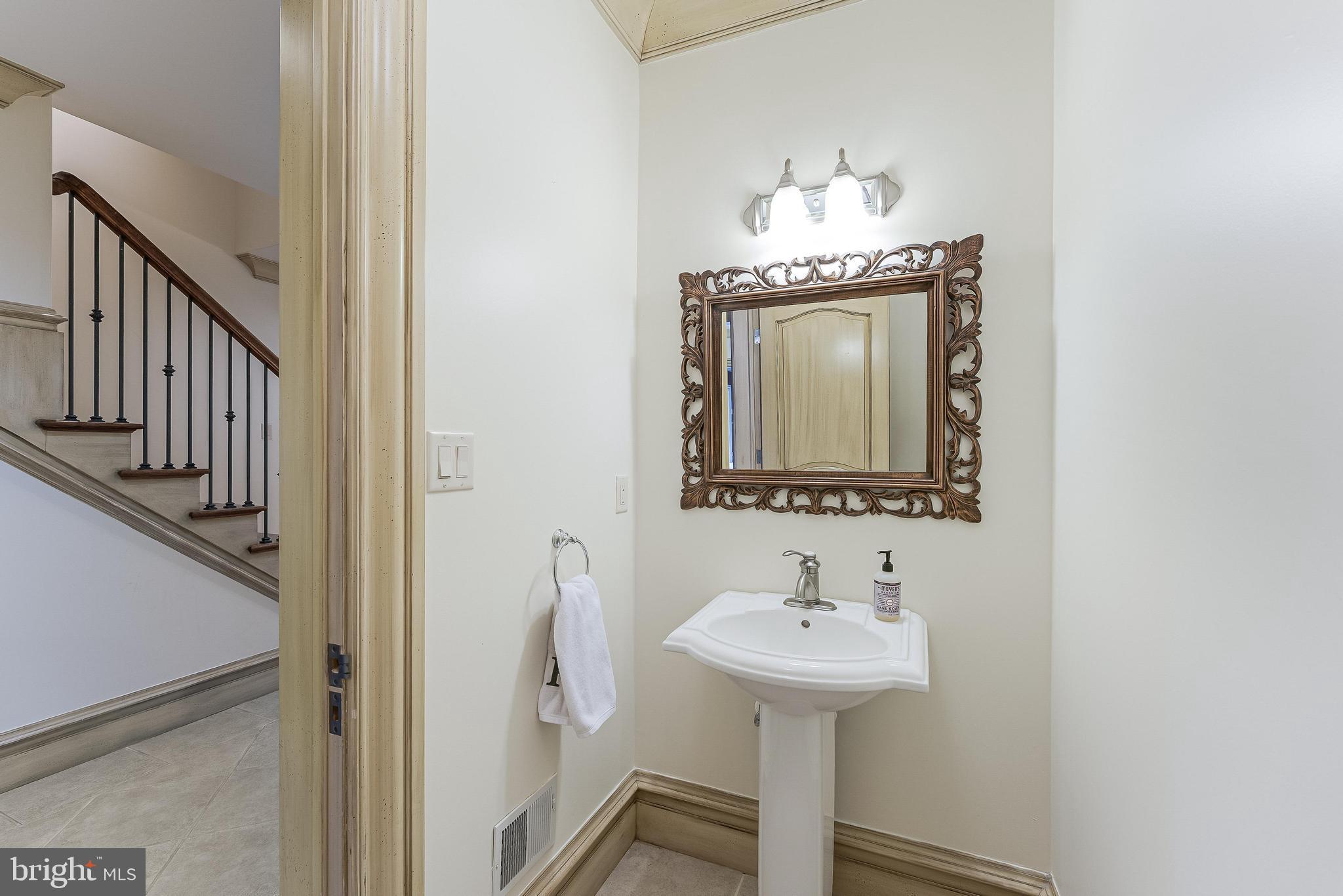 KENTLAND POND - Residential