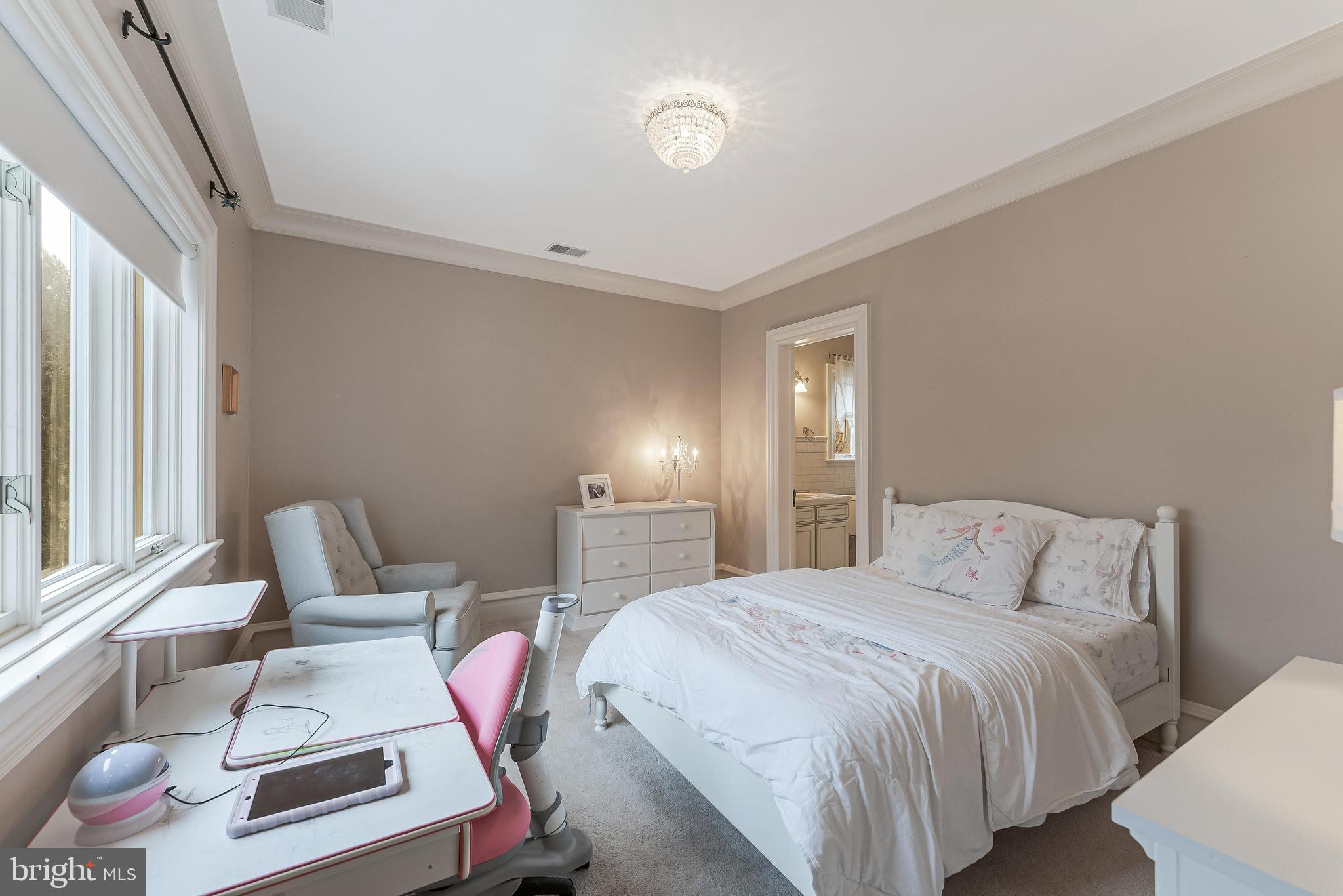 KENTLAND POND - Residential