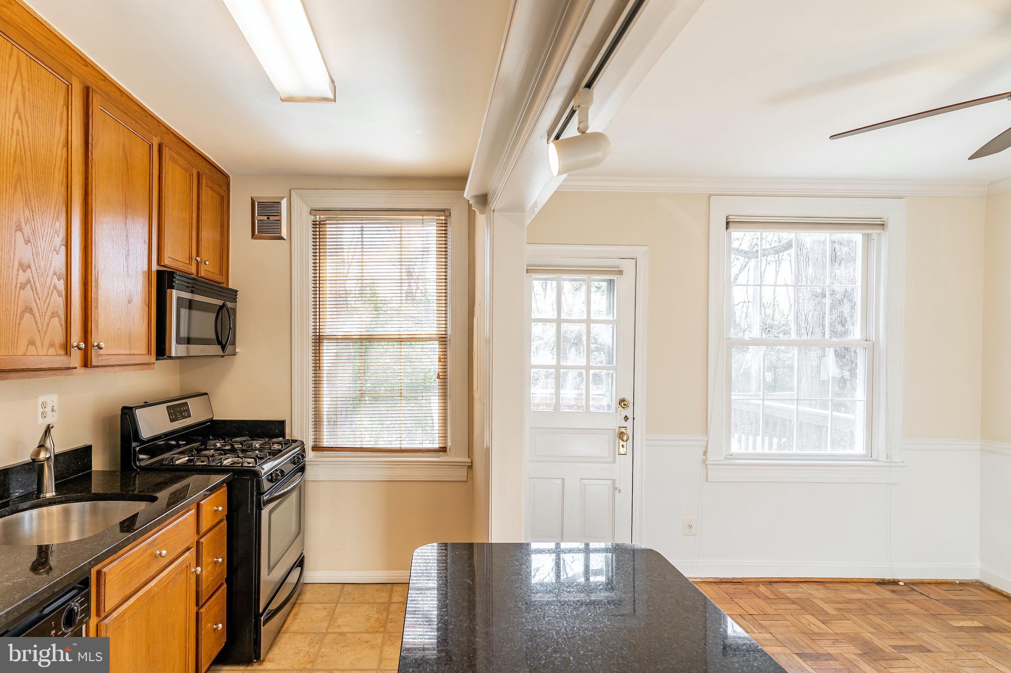 ARLINGTON VILLAGE - Residential Lease