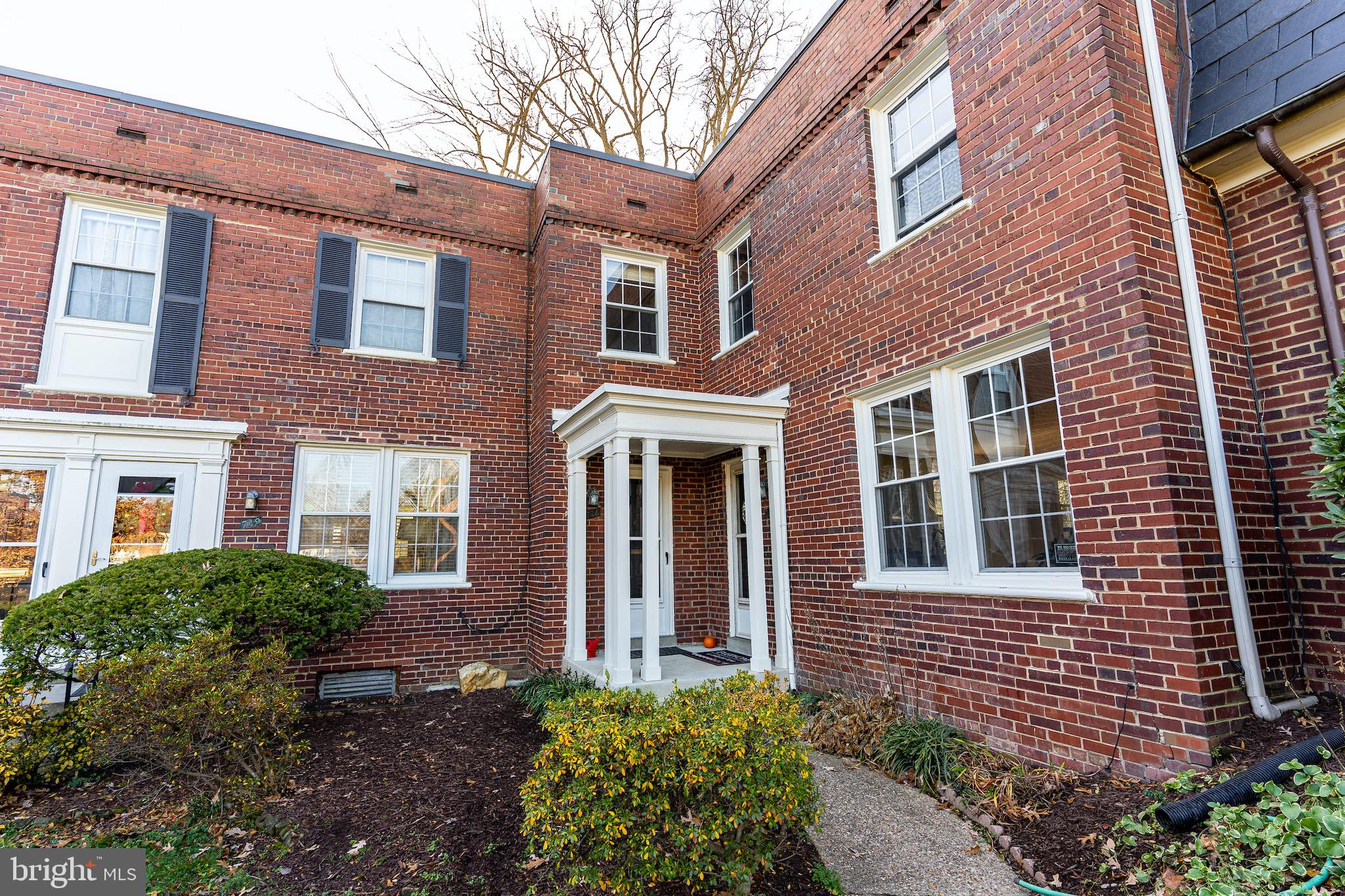 ARLINGTON VILLAGE - Residential Lease