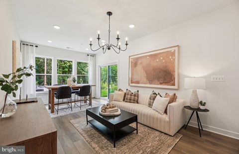 1122 CRESTED WOOD DRIVE LAUREL MD 20724