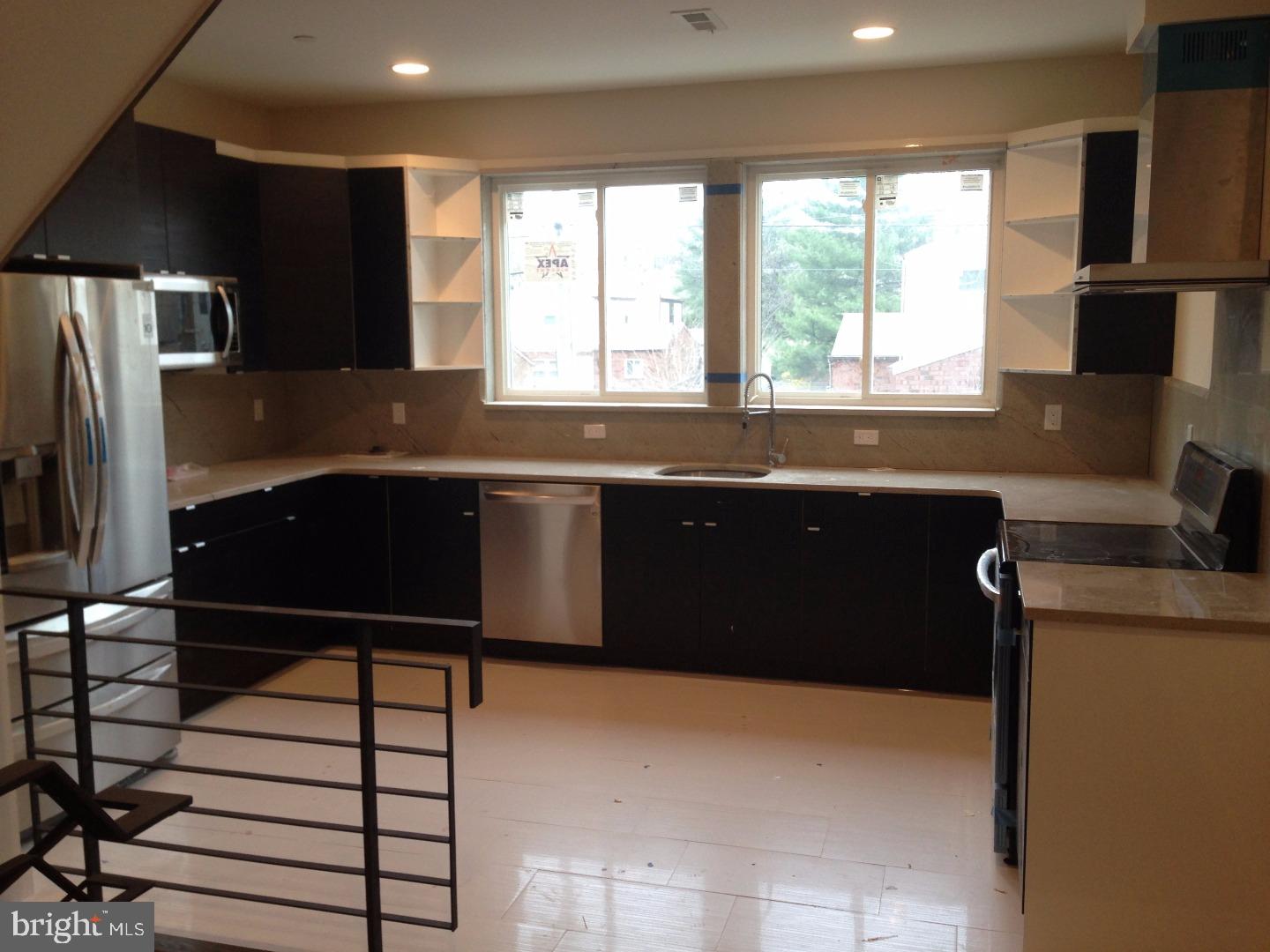 POINT BREEZE - Residential