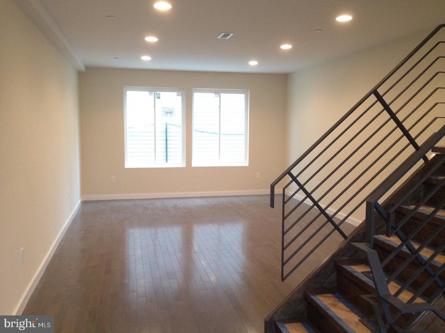 POINT BREEZE - Residential
