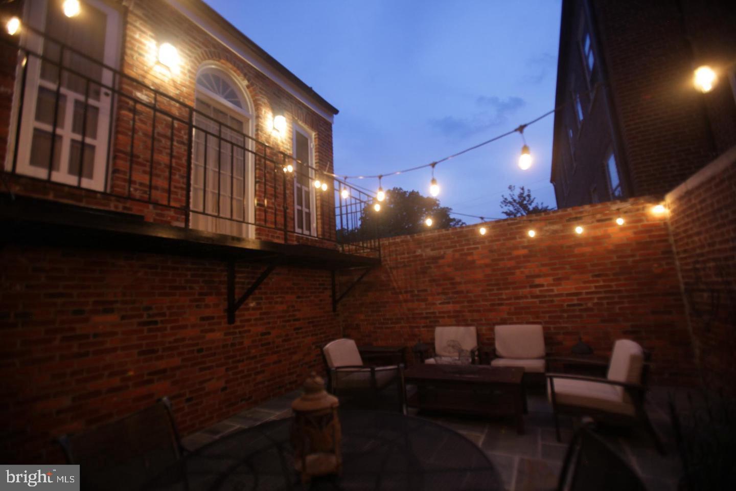 OLD TOWN - Residential Lease