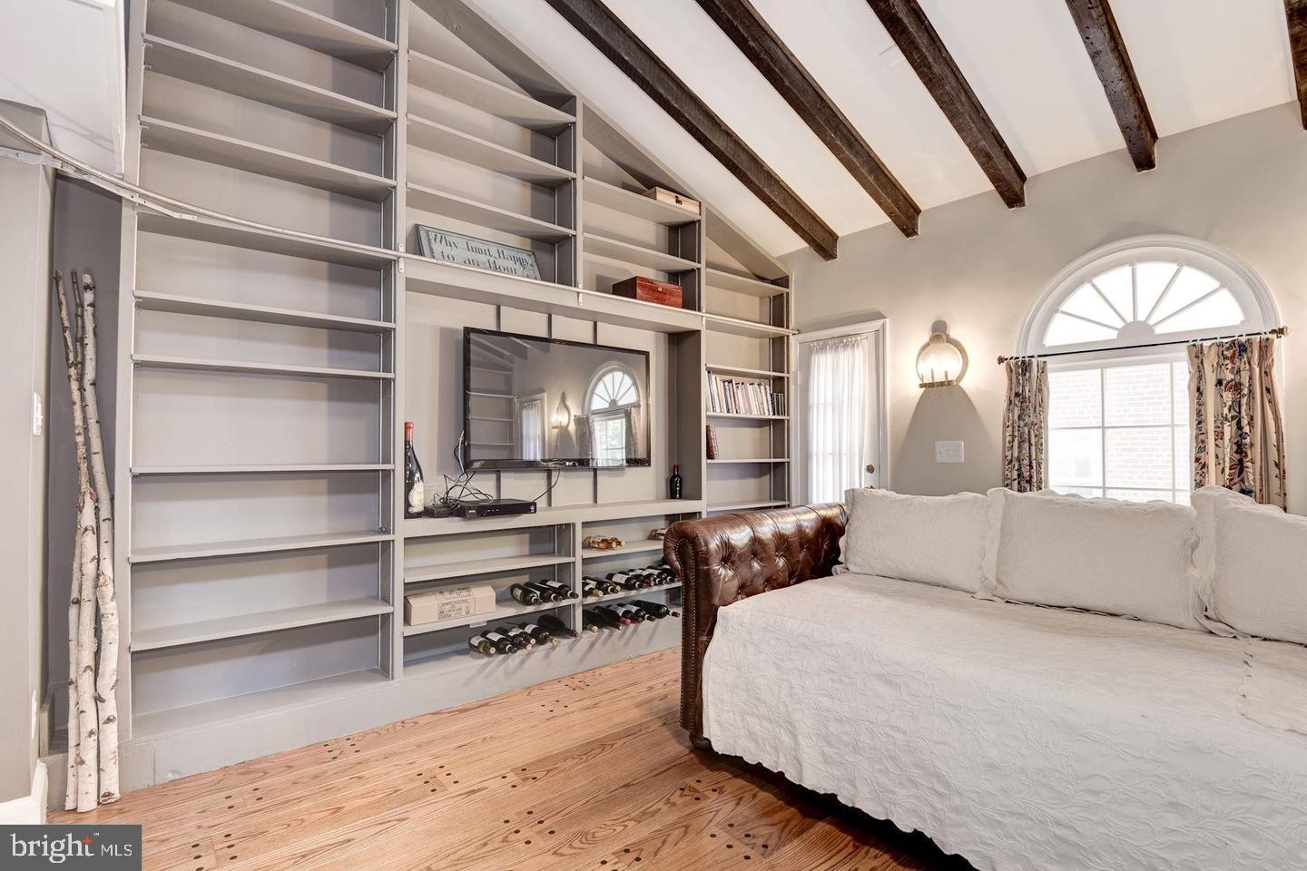 OLD TOWN - Residential Lease