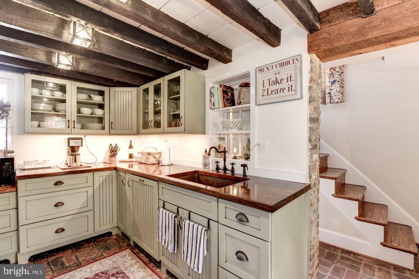 OLD TOWN - Residential Lease