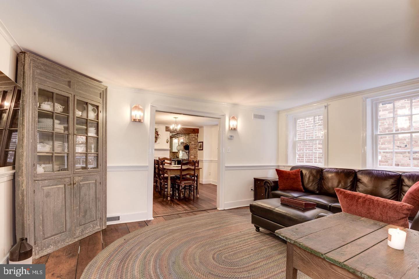 OLD TOWN - Residential Lease