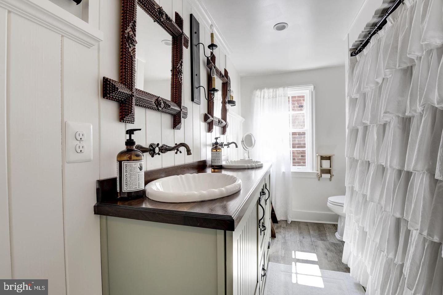 OLD TOWN - Residential Lease