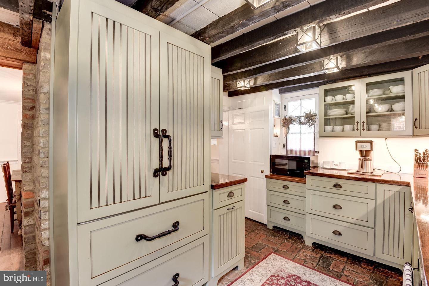 OLD TOWN - Residential Lease