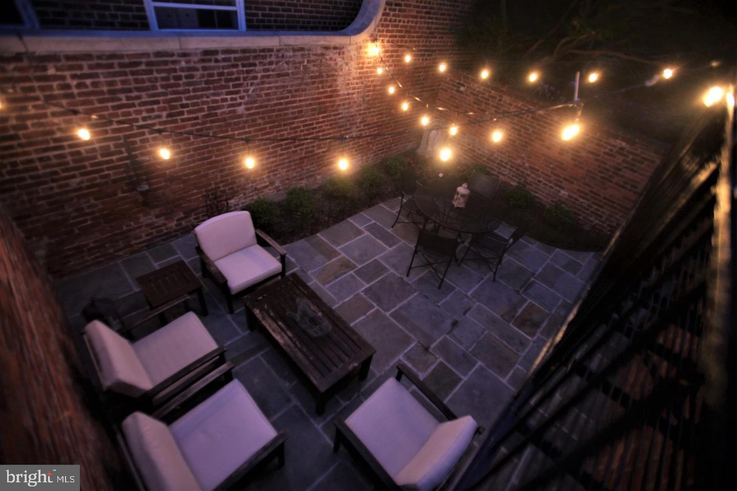 OLD TOWN - Residential Lease