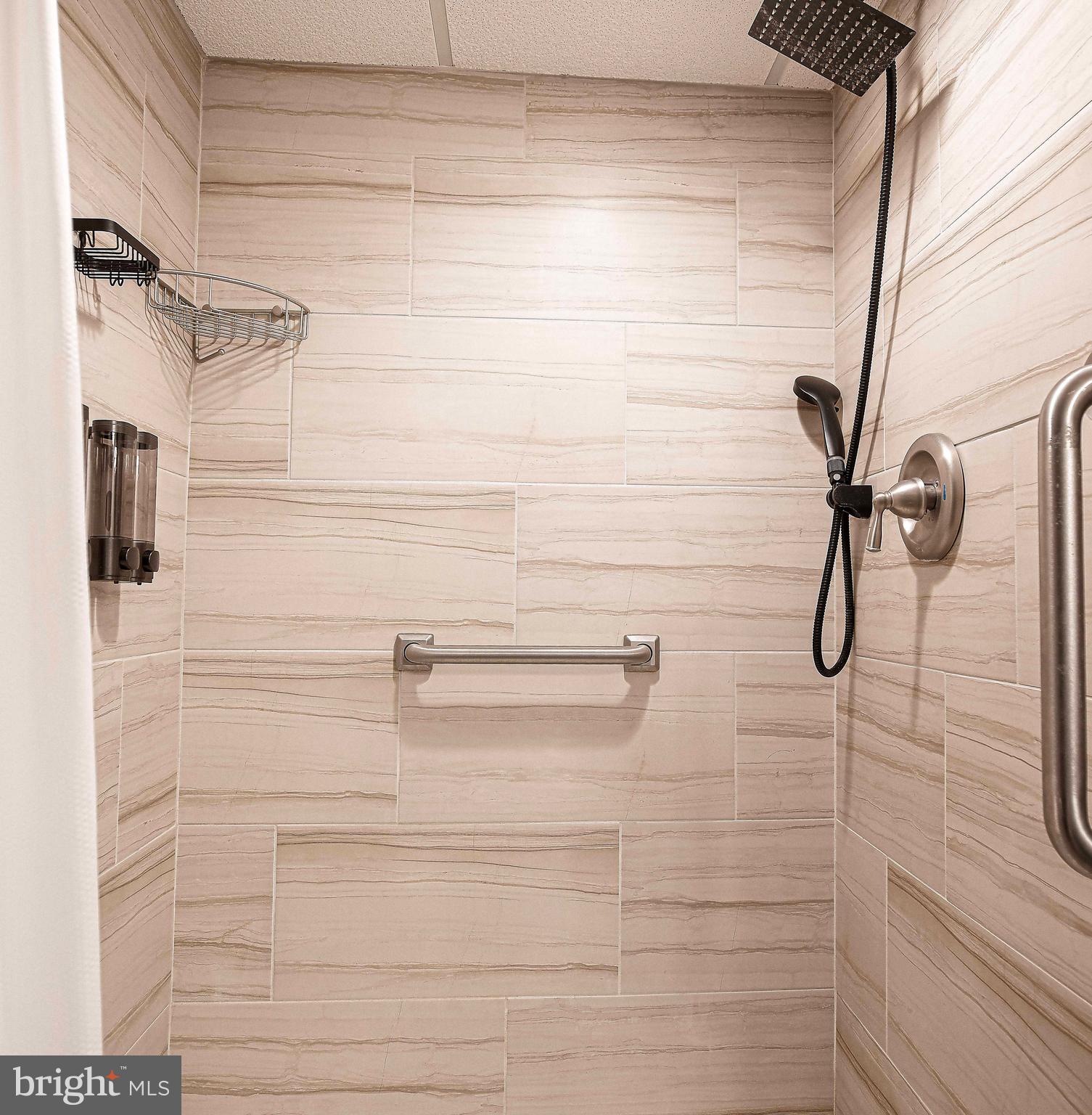 FOREST LAKES - Residential