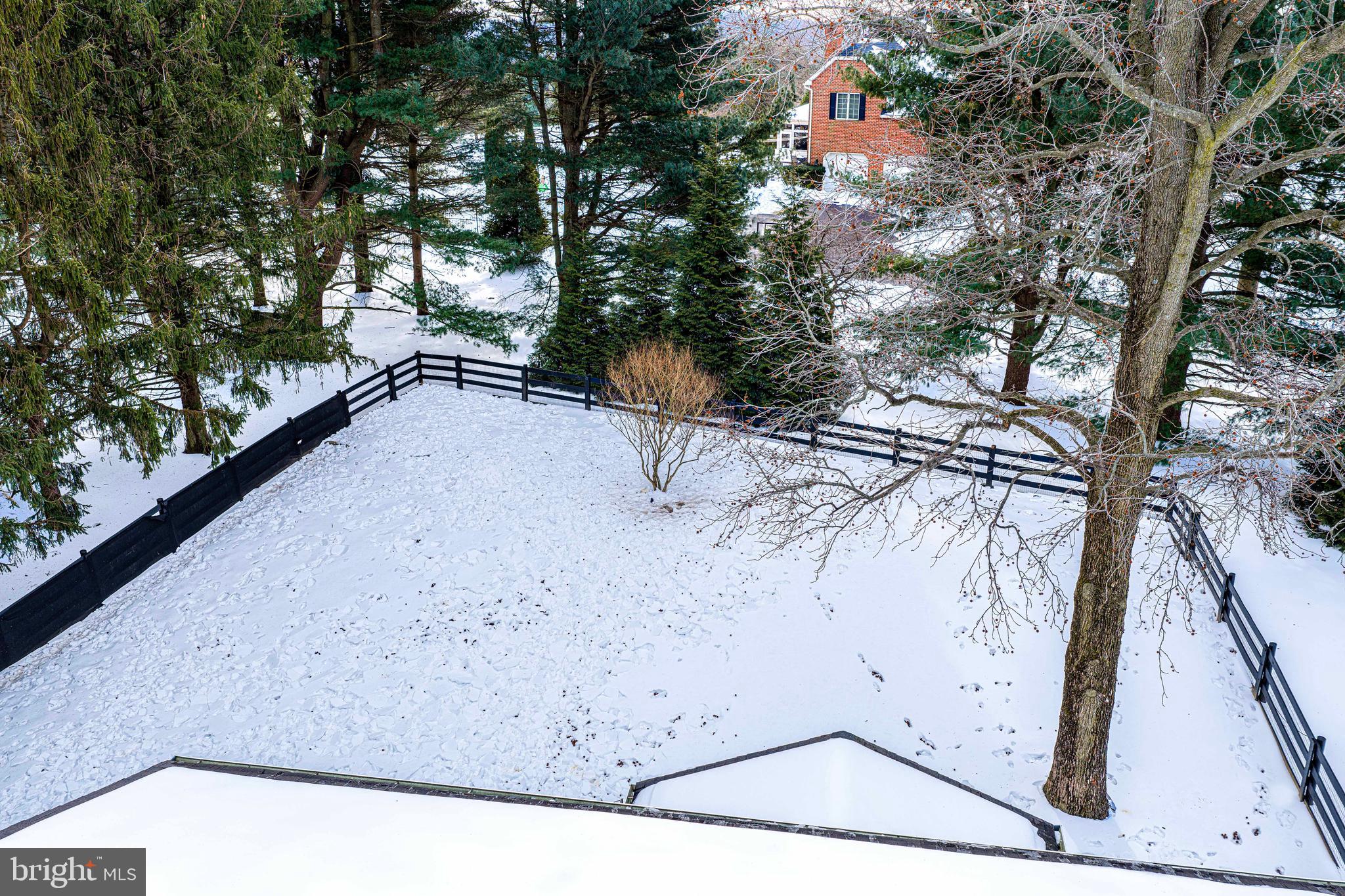 FOREST LAKES - Residential