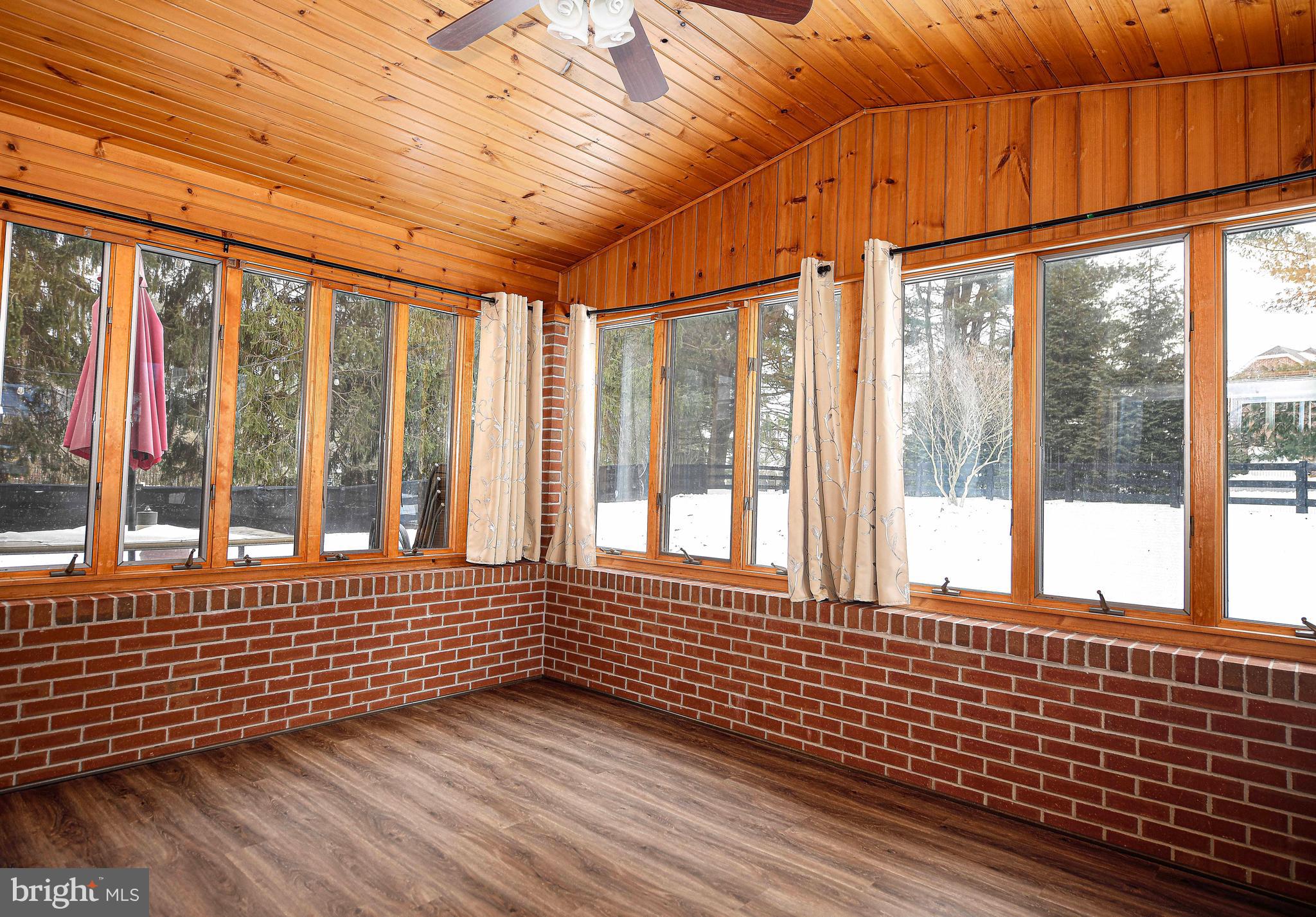 FOREST LAKES - Residential