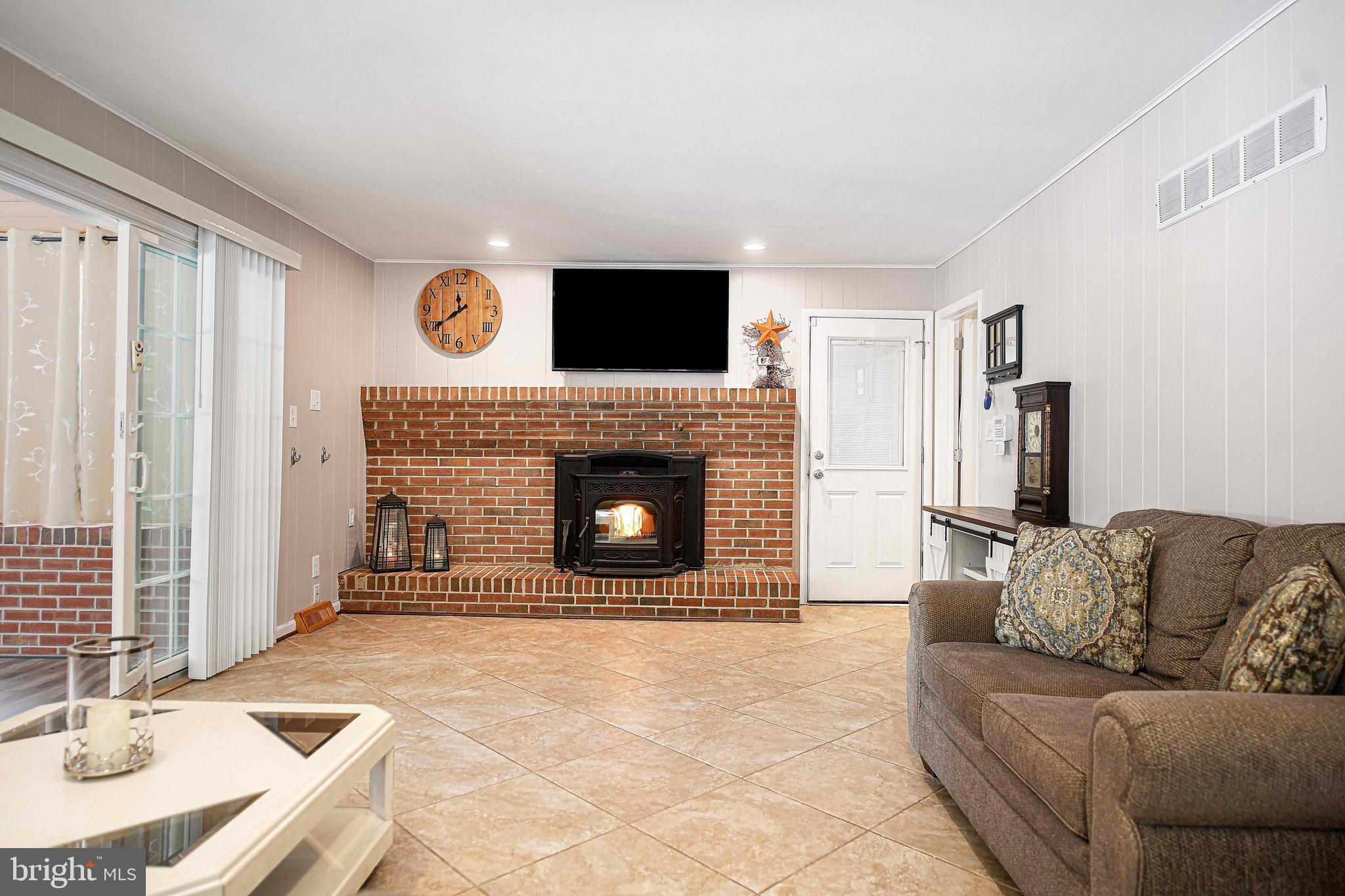 FOREST LAKES - Residential