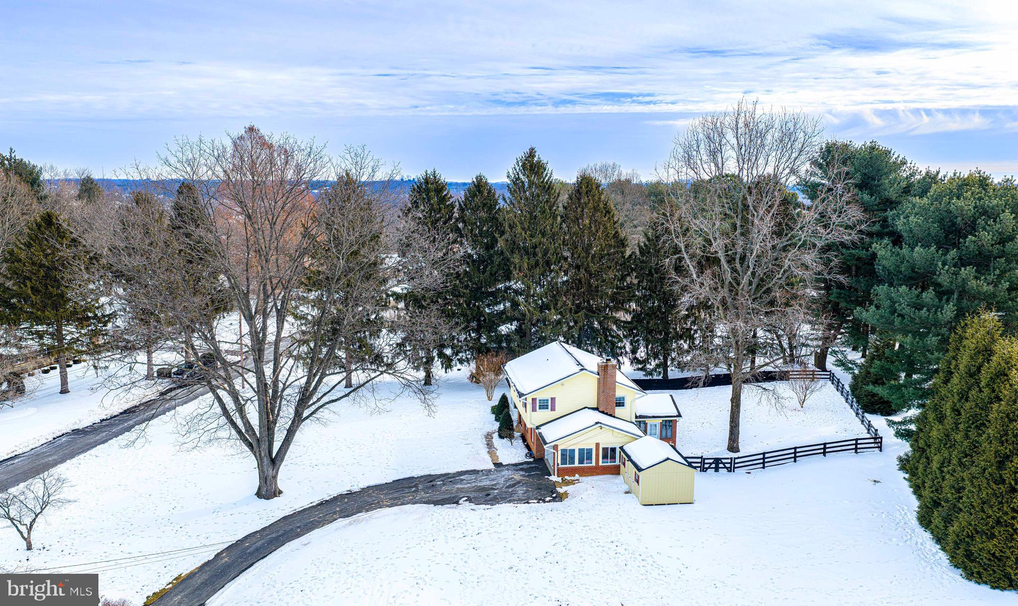 FOREST LAKES - Residential