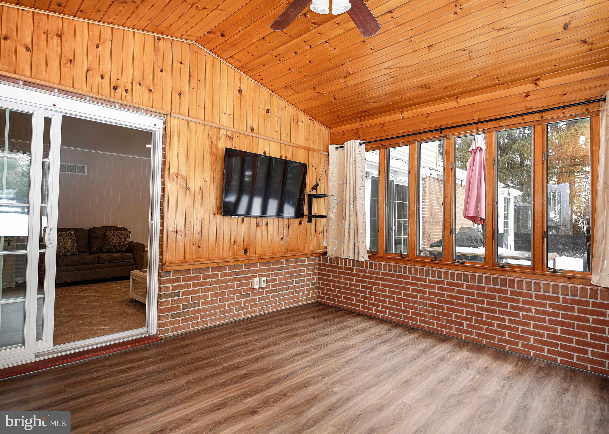 FOREST LAKES - Residential