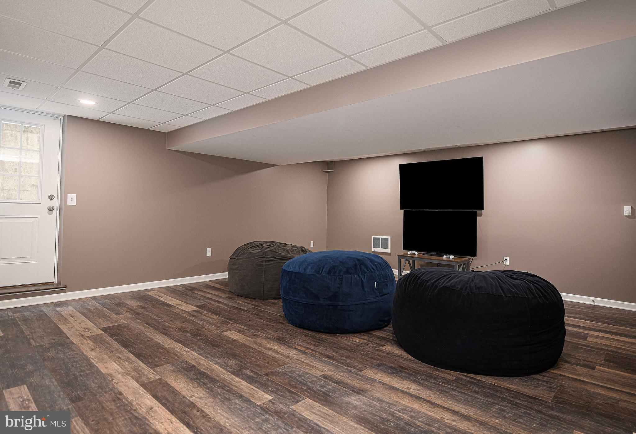 FOREST LAKES - Residential