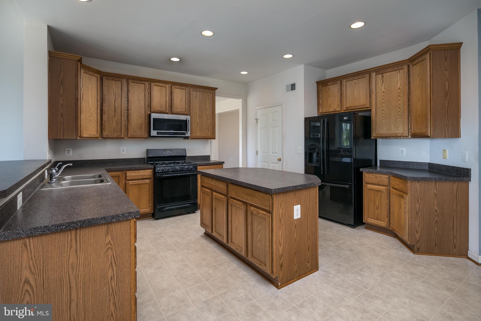 THE RESERVE AT MOORHEAD - Residential