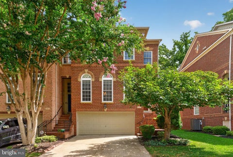 Townhouse For Rent - 9199 Point Replete Drive<br/> Fairfax County, FORT BELVOIR, VA 22060