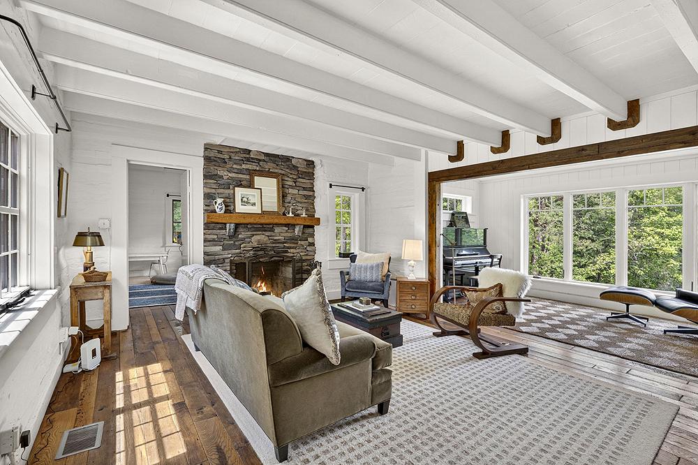 SANDY HOOK - Residential