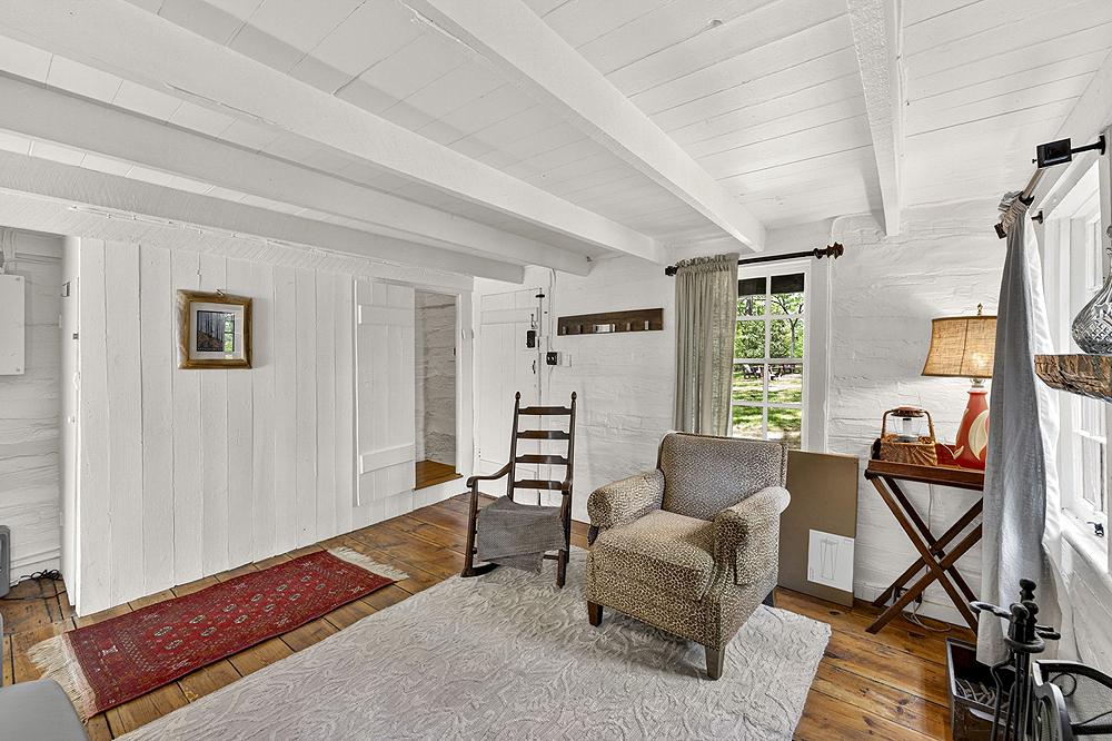 SANDY HOOK - Residential