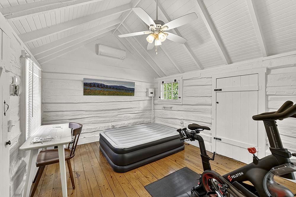 SANDY HOOK - Residential