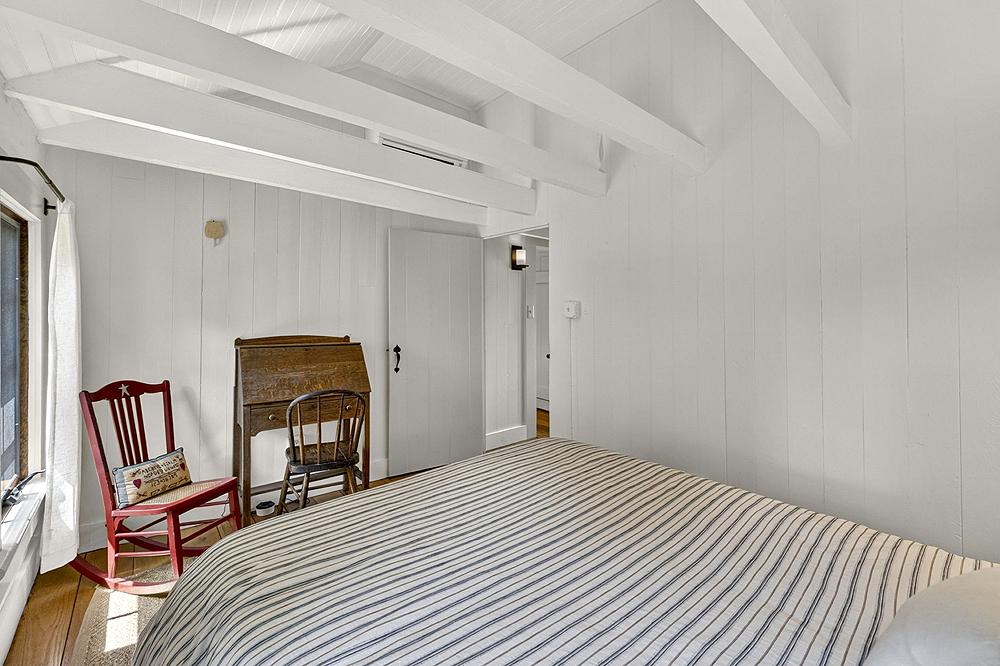 SANDY HOOK - Residential