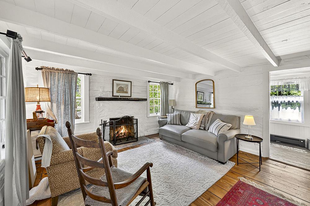 SANDY HOOK - Residential