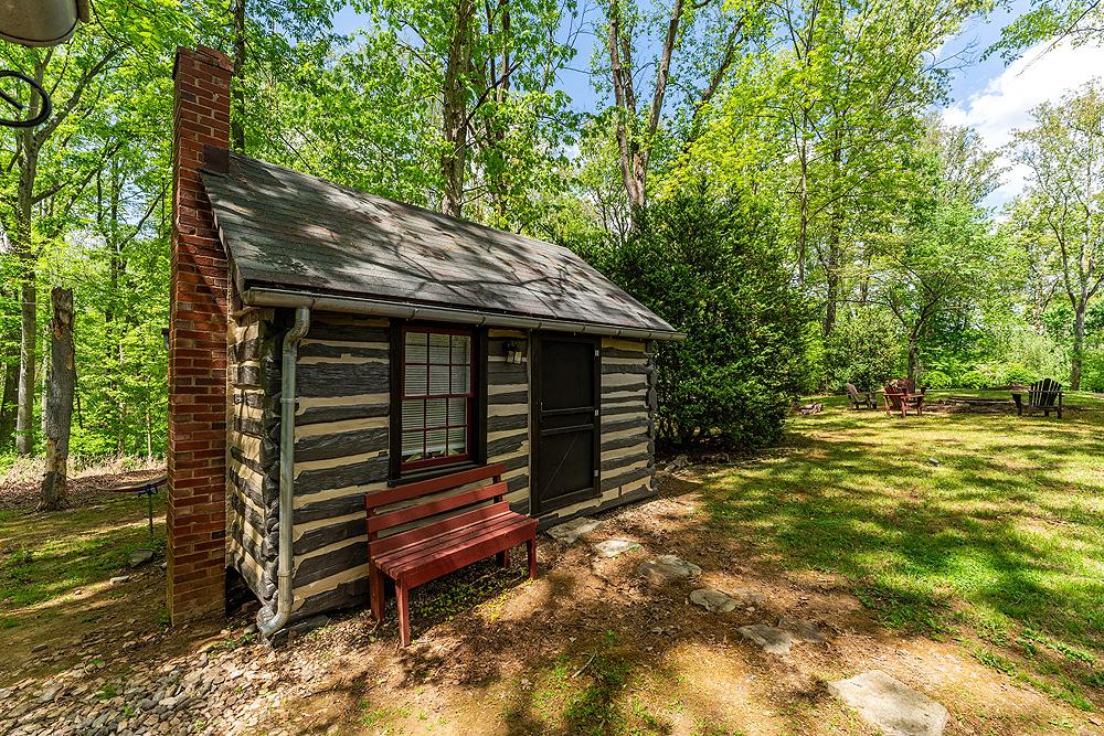 SANDY HOOK - Residential