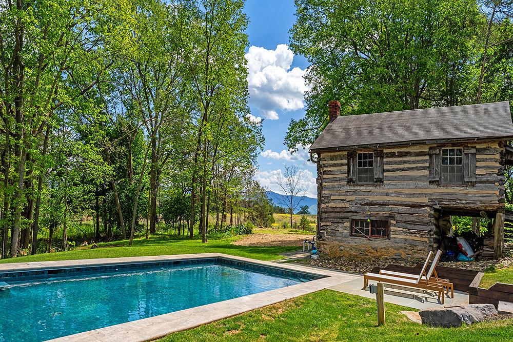 SANDY HOOK - Residential