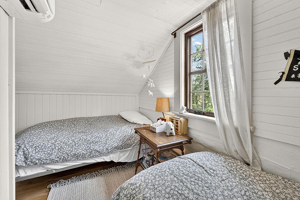 SANDY HOOK - Residential
