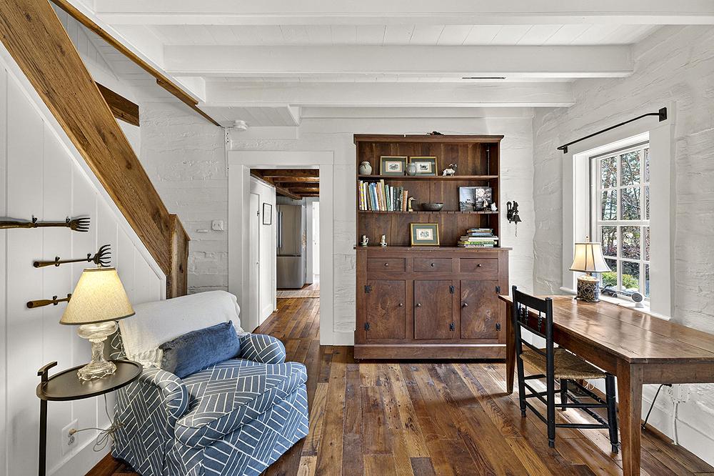 SANDY HOOK - Residential