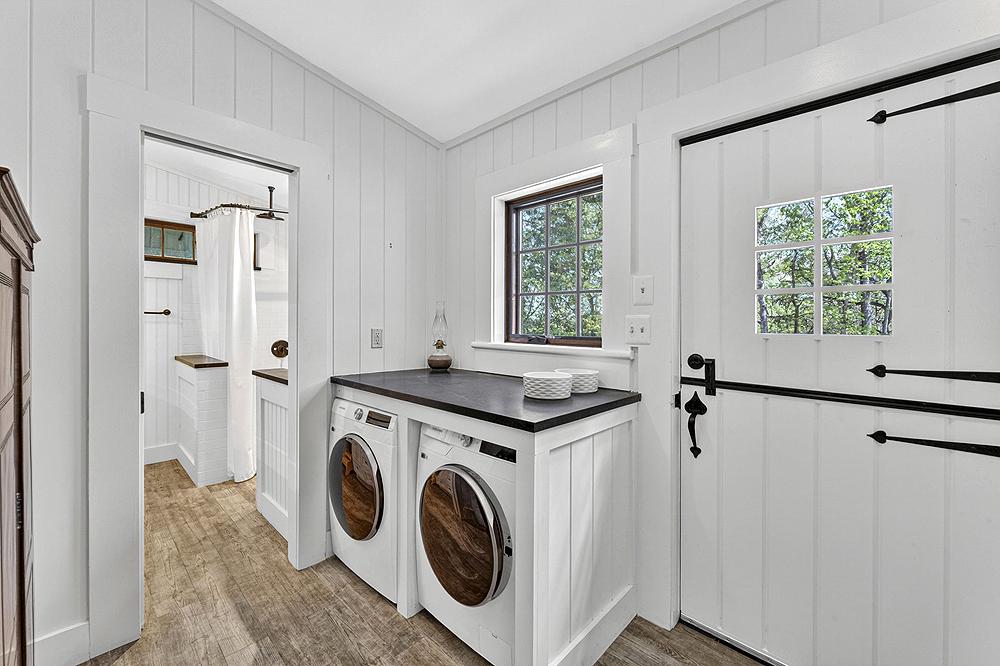 SANDY HOOK - Residential