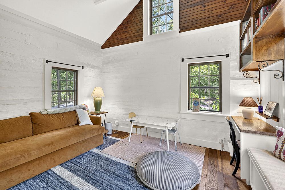 SANDY HOOK - Residential