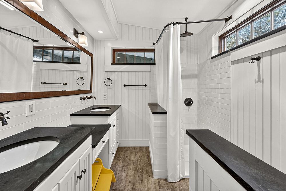 SANDY HOOK - Residential