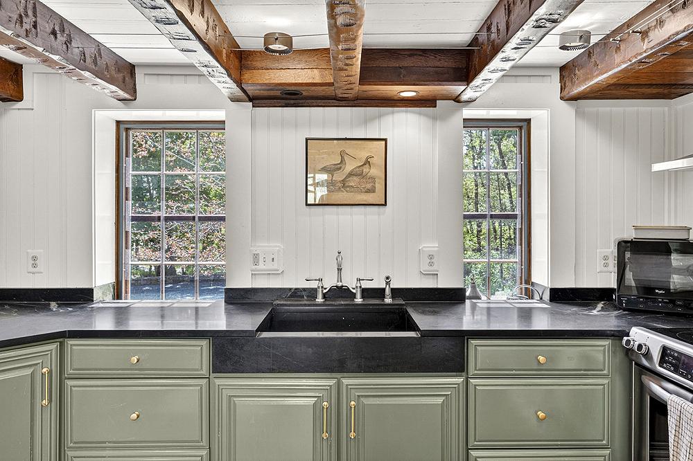 SANDY HOOK - Residential