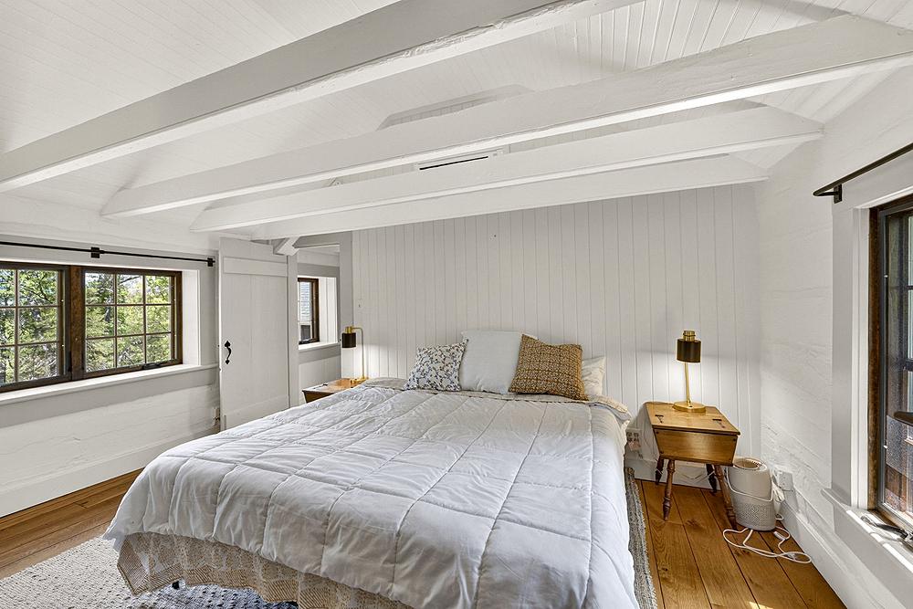 SANDY HOOK - Residential