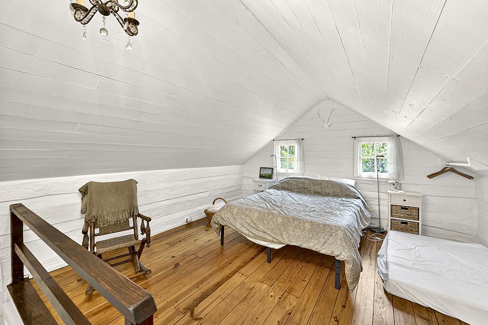 SANDY HOOK - Residential