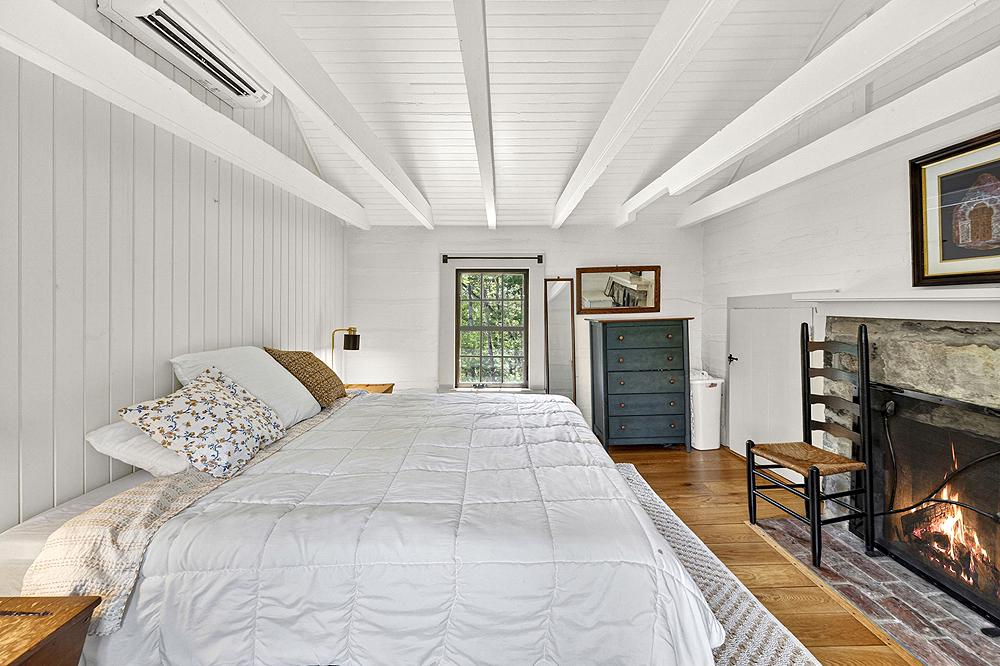 SANDY HOOK - Residential