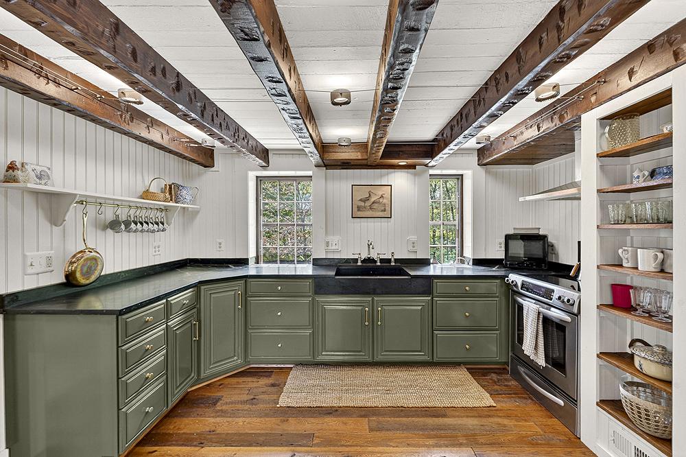 SANDY HOOK - Residential