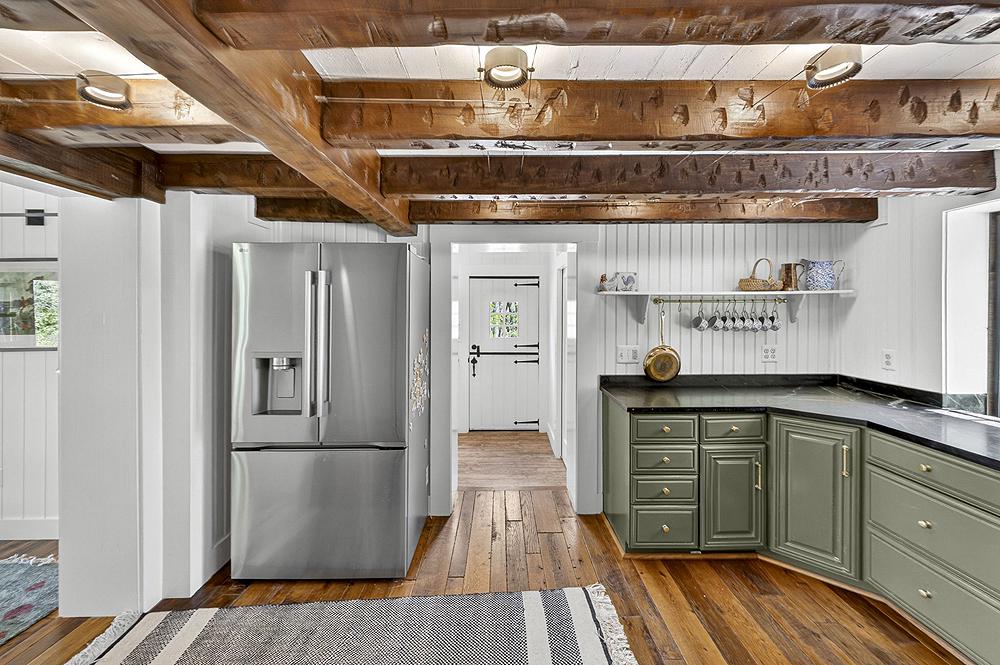 SANDY HOOK - Residential