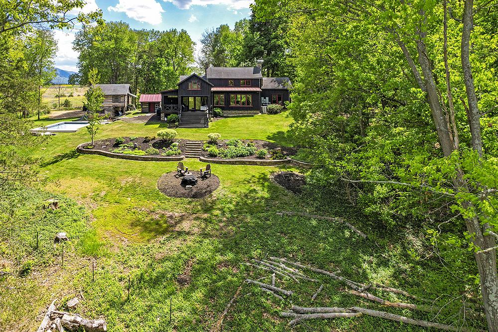 SANDY HOOK - Residential