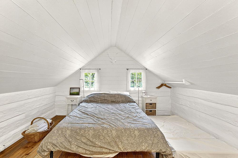 SANDY HOOK - Residential