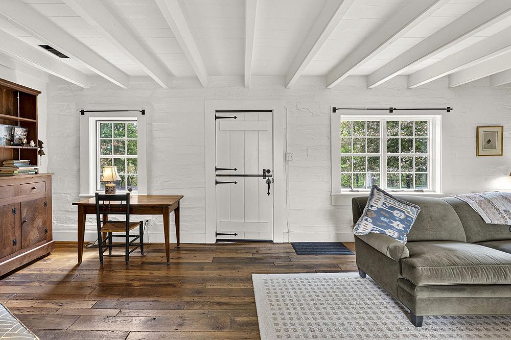 SANDY HOOK - Residential