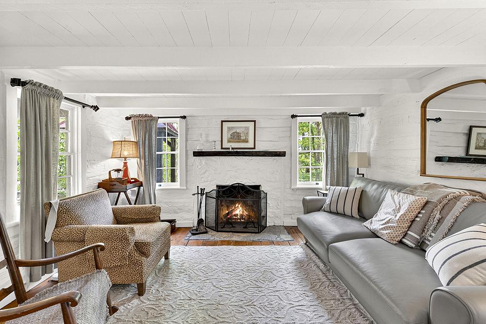 SANDY HOOK - Residential