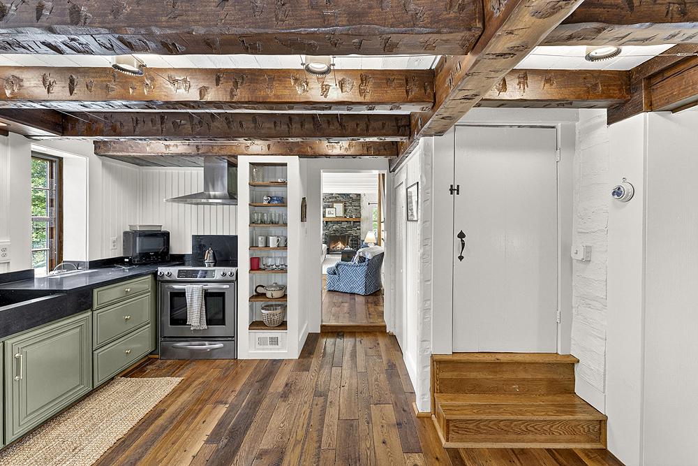 SANDY HOOK - Residential