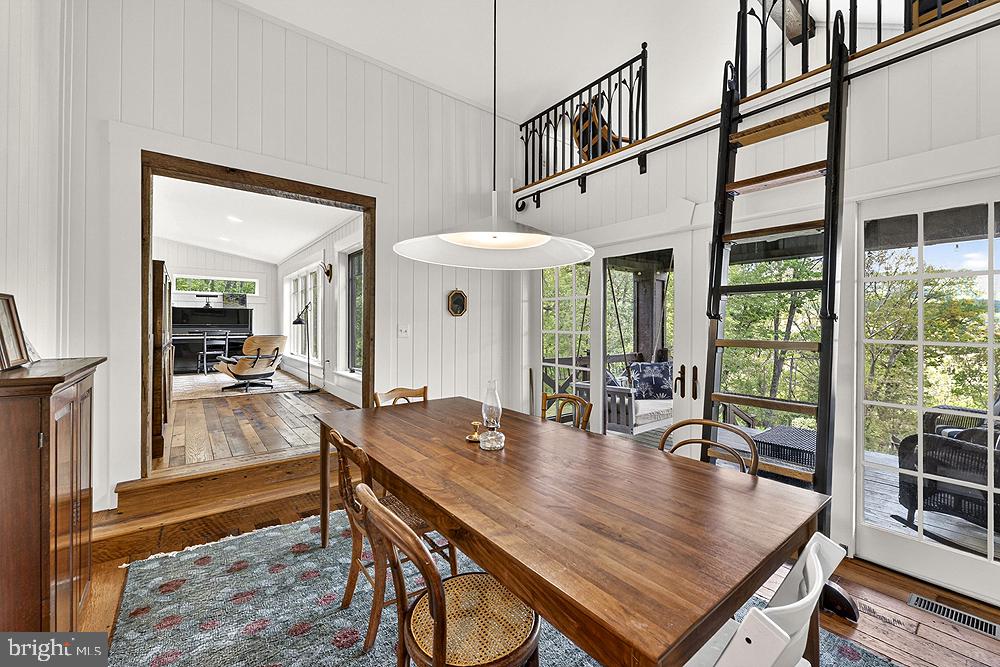 SANDY HOOK - Residential