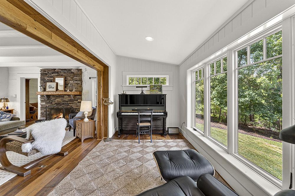 SANDY HOOK - Residential