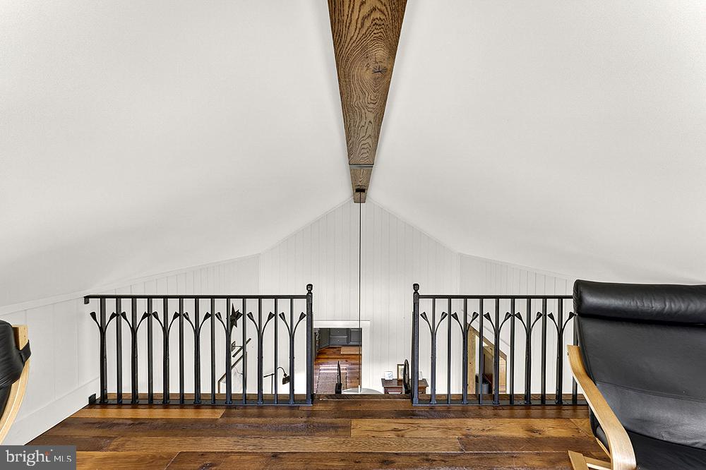 SANDY HOOK - Residential